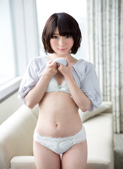 Mio Shinozaki (篠崎みお)