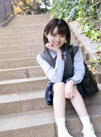 Risa Shiraki (白城りさ)