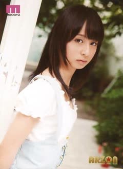 Akari Takahide (高秀朱里)
