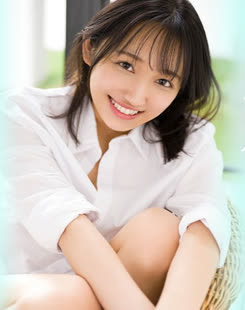 Yura Adachi (安達ゆら)
