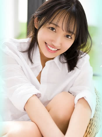 Yura Adachi (安達ゆら)