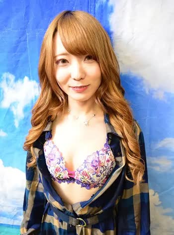 Mina Aise (藍瀬ミナ)