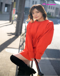 Serina Mina (水奈瀬りな)