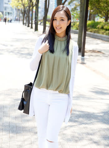 Chika Matsumoto (松本千佳)